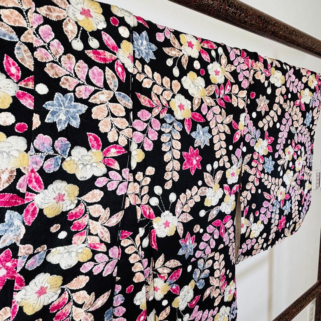 しつけ付き　正絹　現代　着物　小紋　162裄69.5 辻が花　黒　ピンク　紫