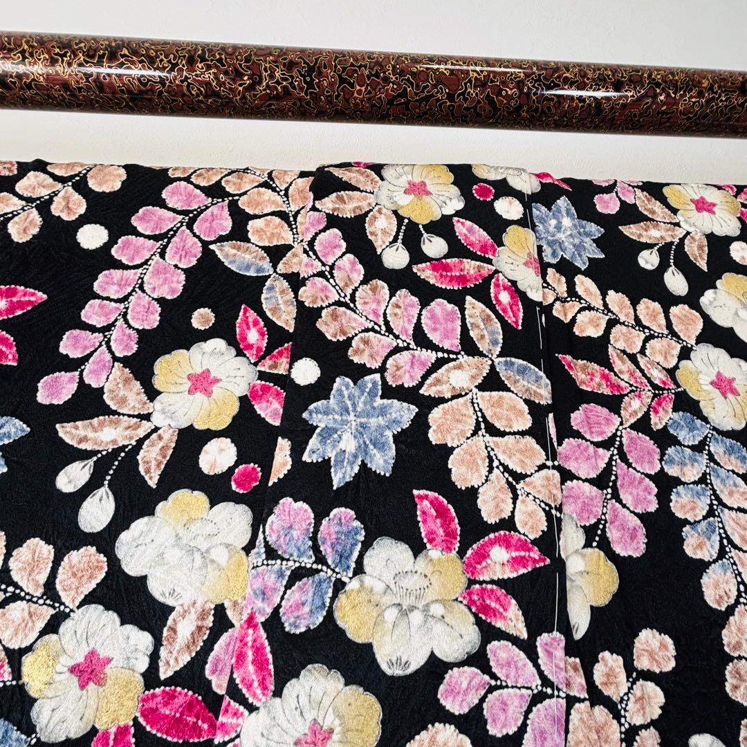 しつけ付き　正絹　現代　着物　小紋　162裄69.5 辻が花　黒　ピンク　紫
