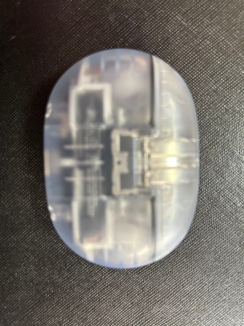 クリア ワイヤレスイヤフォン 充電ケース付き