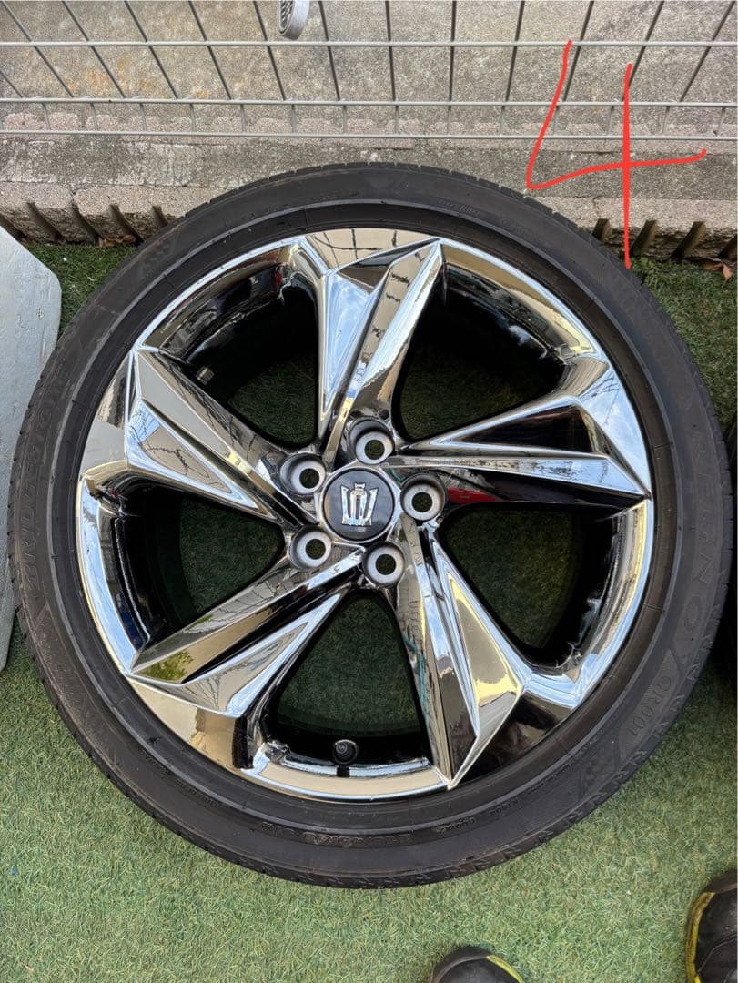 4本セット売り220系クラウンタイヤ・ホイールセット 225/45R18