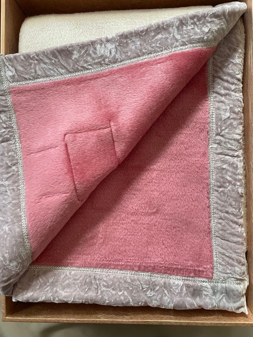 タグ付き新品　 シルク100% 毛布 ブランケット　日本製　箱入り