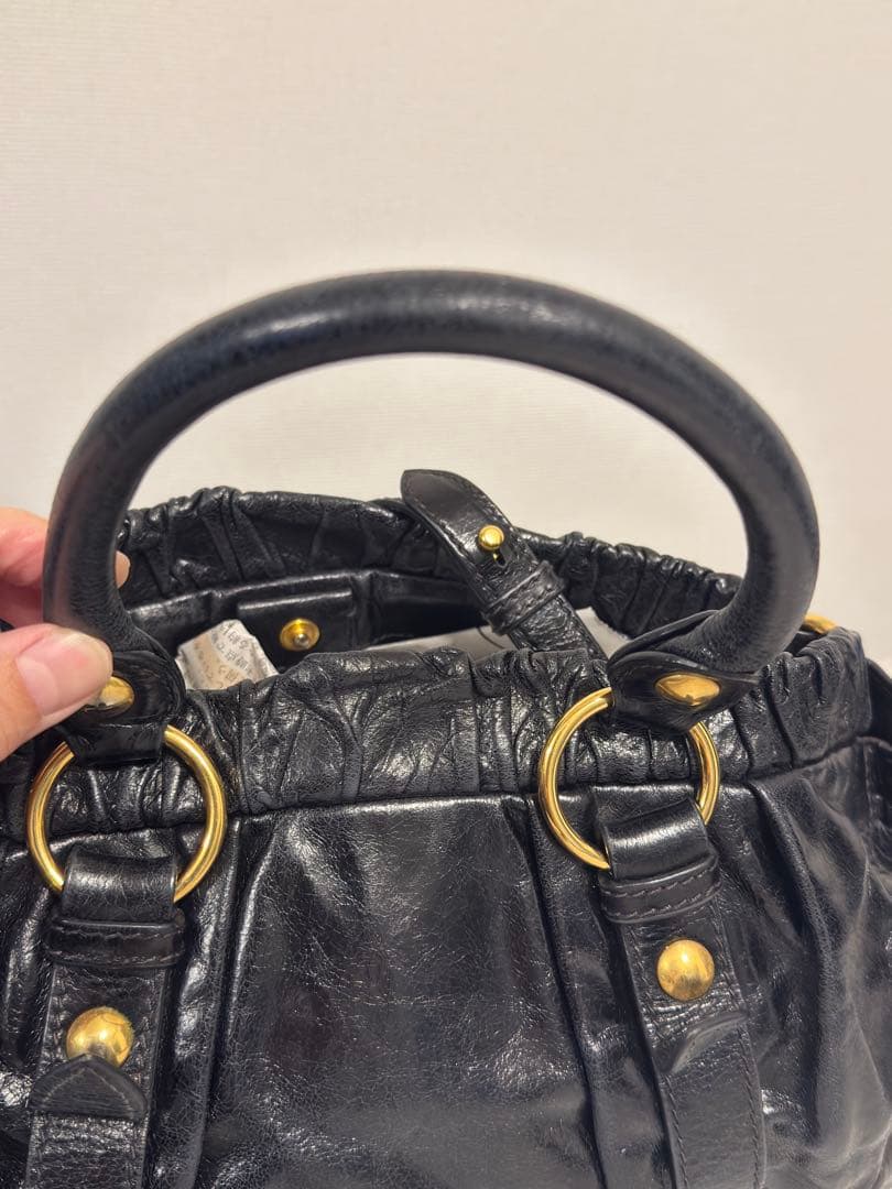 中古　MIU MIU（ミュウミュウ）　レザーハンドバッグ×