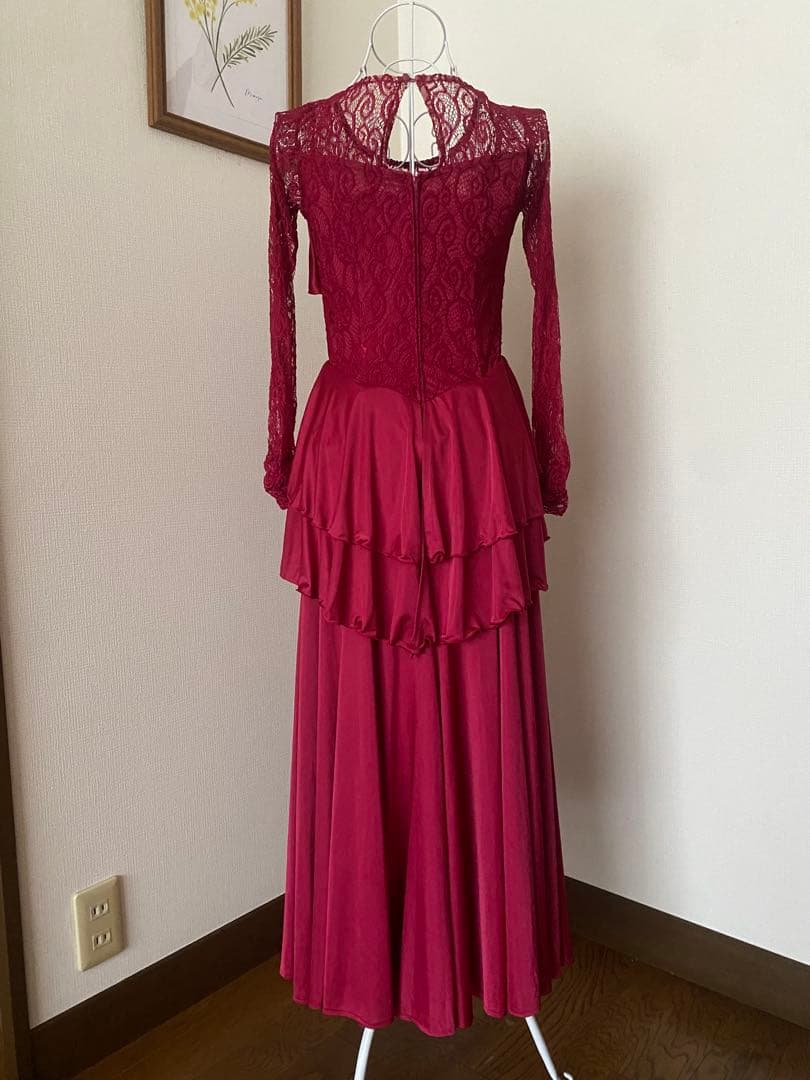 バーガンディ フリル パーティードレス
