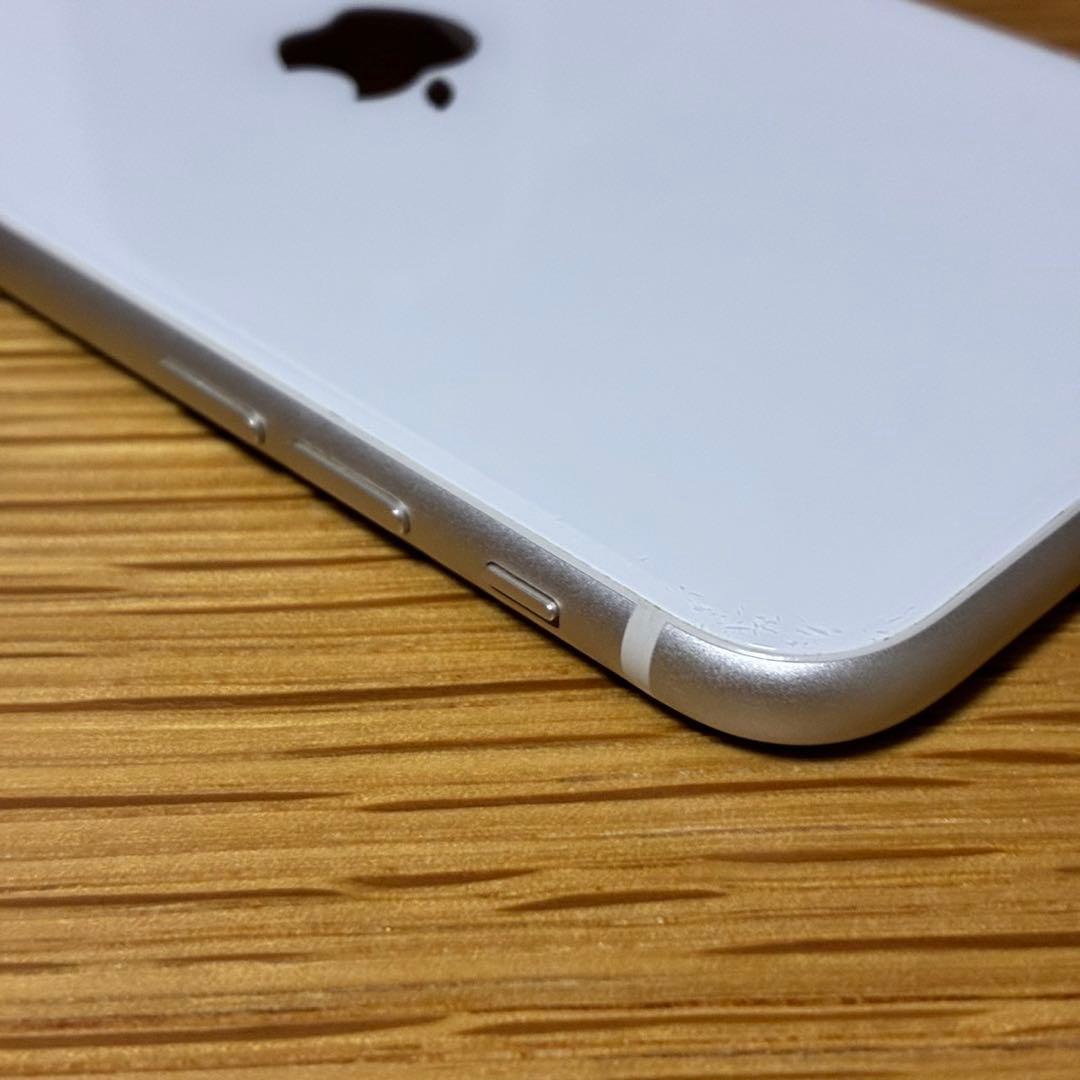 Ya17700 iPhone SE第3世代64GB SIMフリー　美品