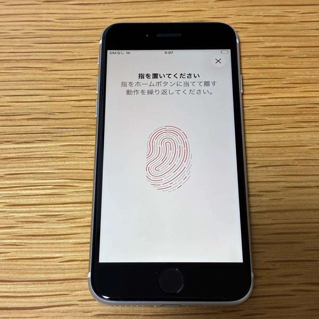 Ya17700 iPhone SE第3世代64GB SIMフリー　美品
