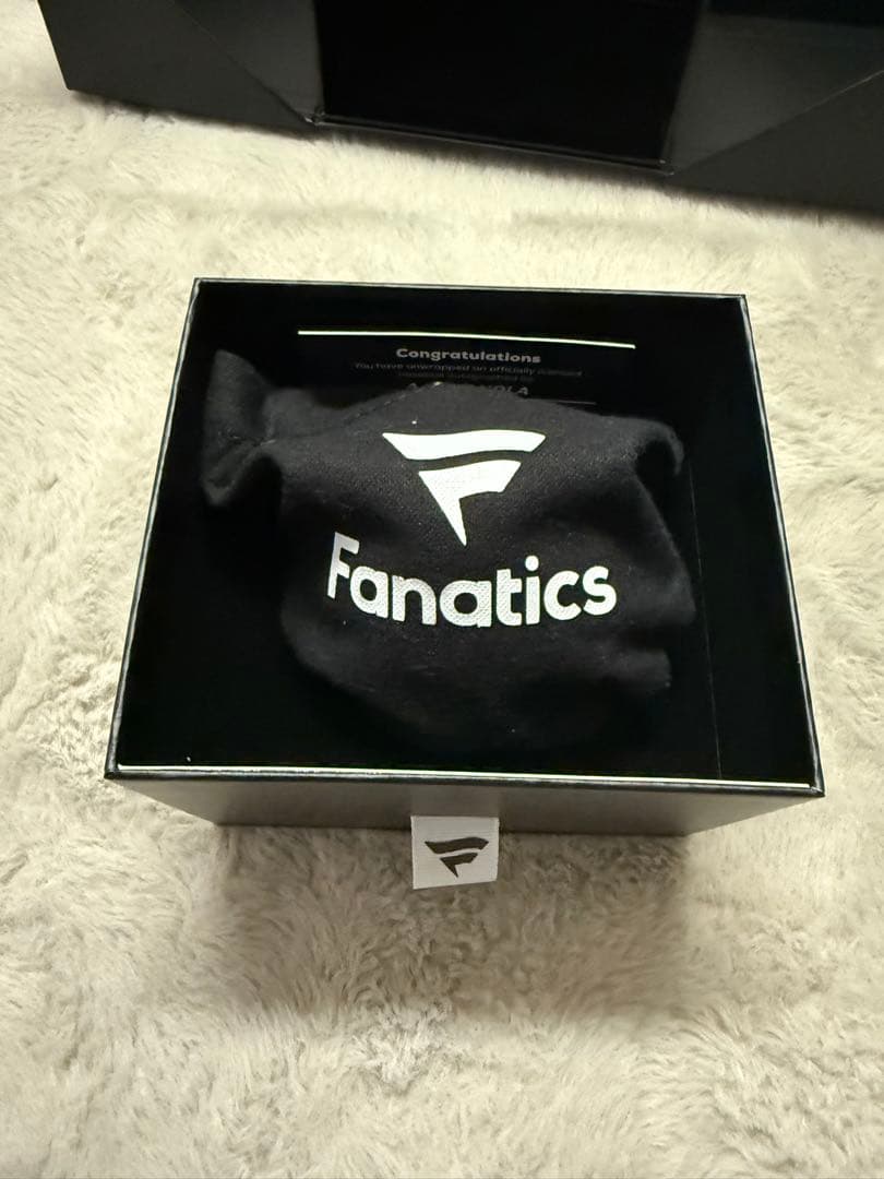 アーロン・ノラ　サインボール UW UNDER WRAPS