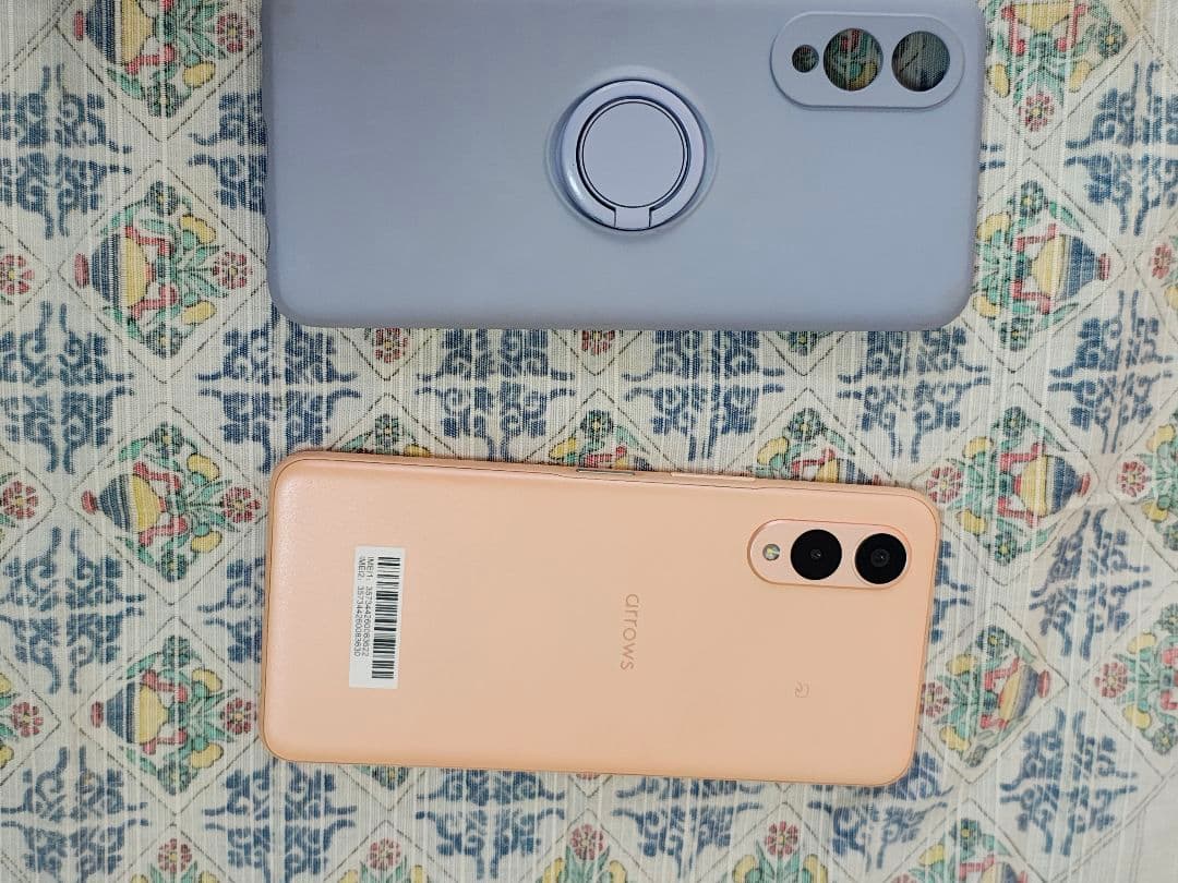 arrows スマートフォン We2 au64g中古品