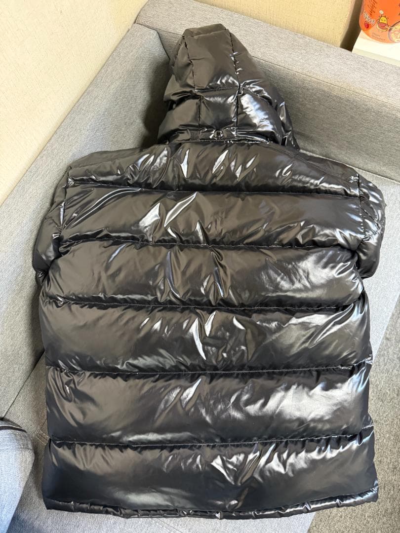 黒 フード付きダウンジャケット