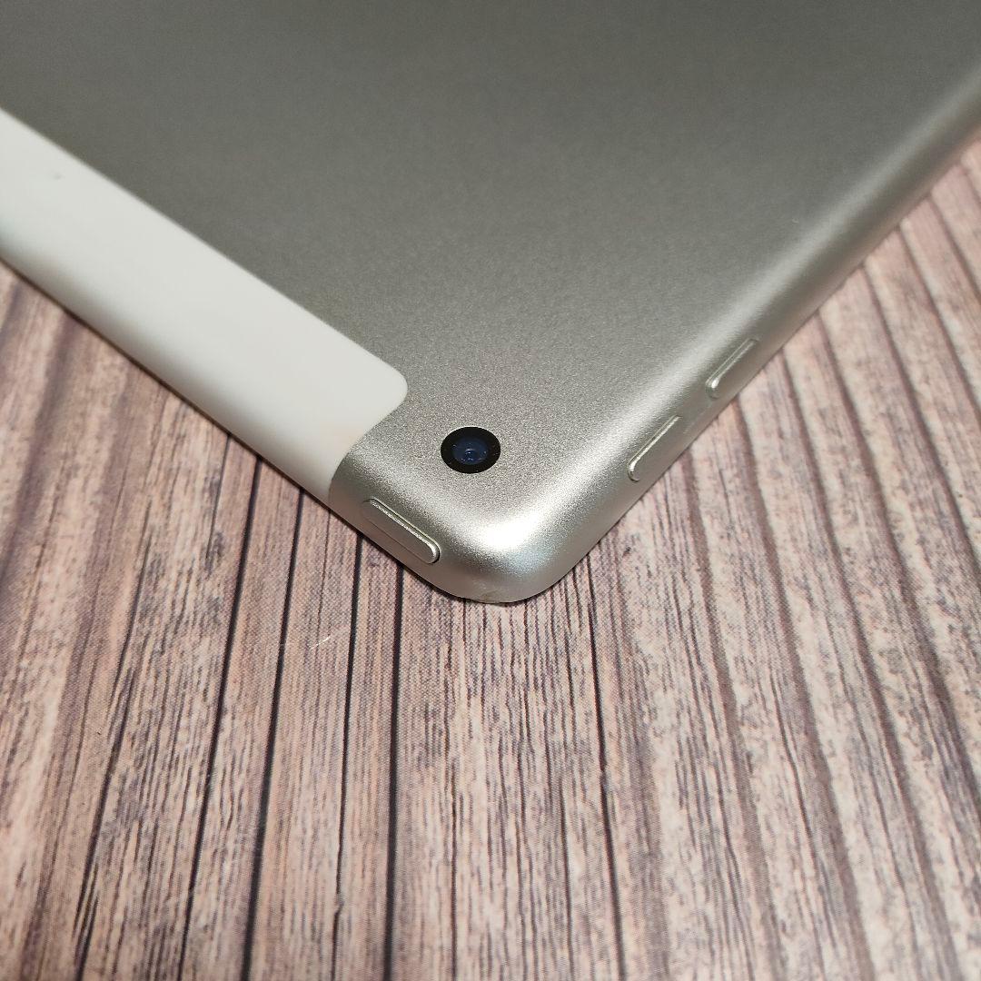 Apple iPad 第6世代 32GB SIMフリー シルバー