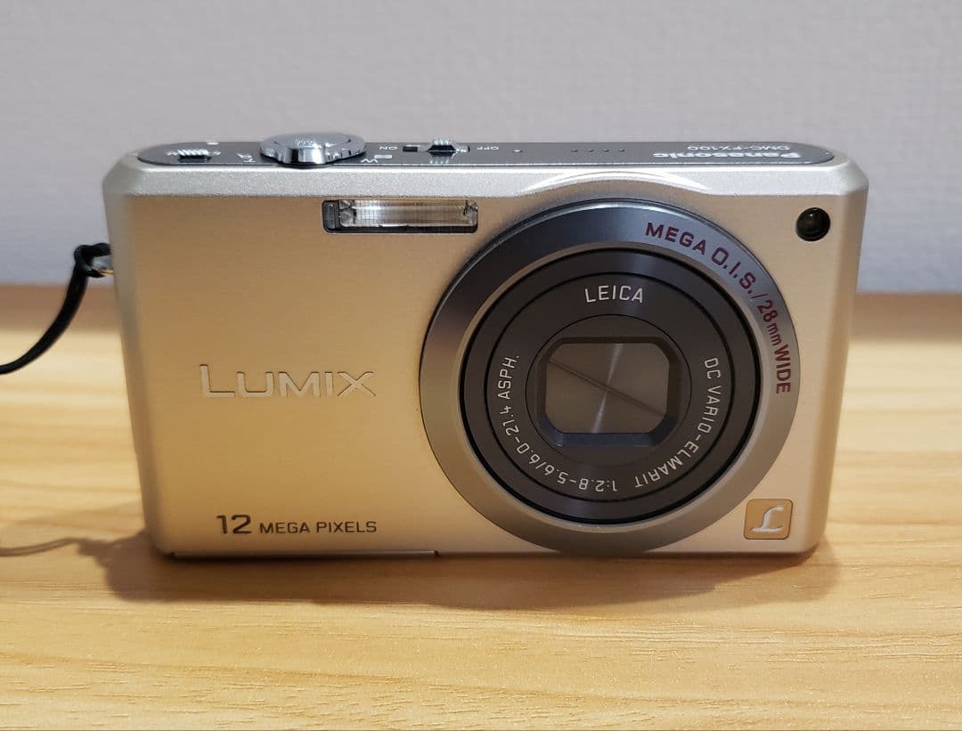 Panasonic コンパクトデジタルカメラ LUMIX DMC-FX100
