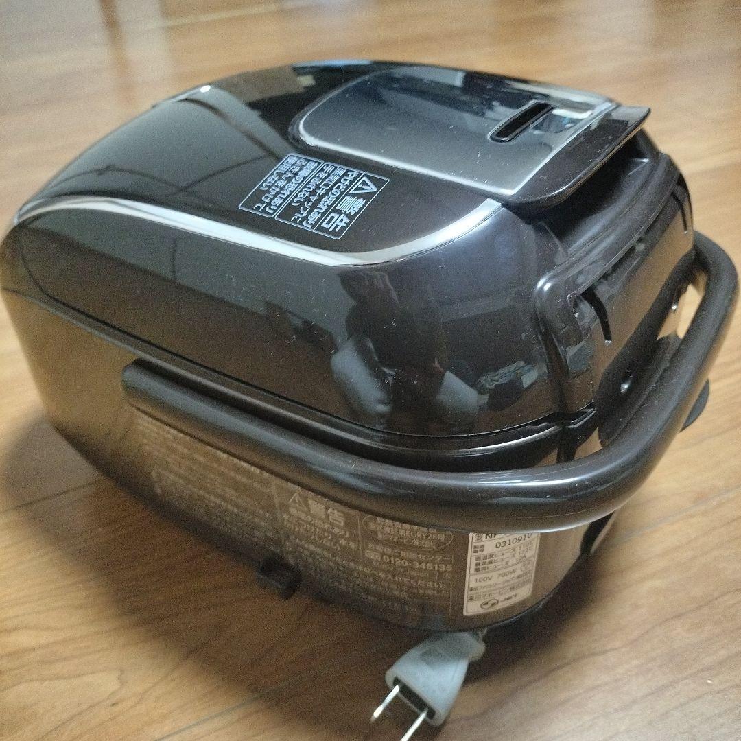 象印　ZOJIRUSHI　圧力IH炊飯ジャー 【極め炊き】2021年製　３合炊き