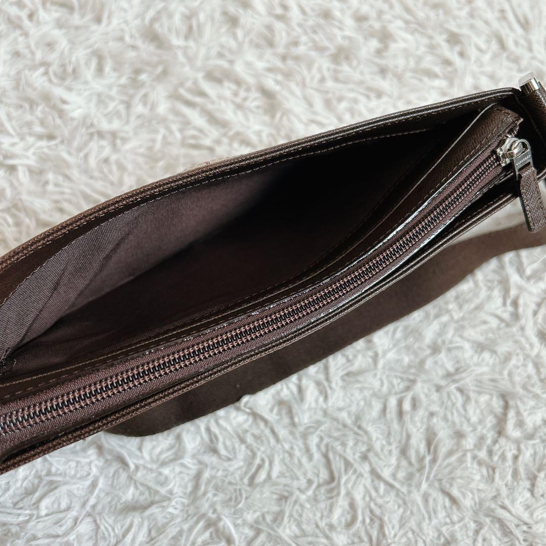 美品⁂バーバリー⁂ショルダーバッグ　キャンバスレザー　ノバチェック　ブラウン