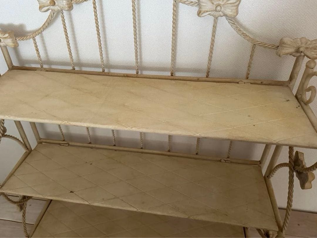 アンティーク調ホワイトリボンアイアン３段ラック