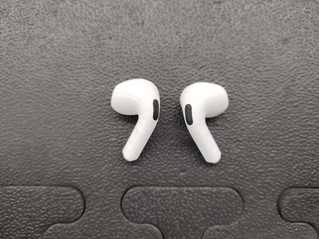 【ほぼ未使用】AirPods（第4世代）
