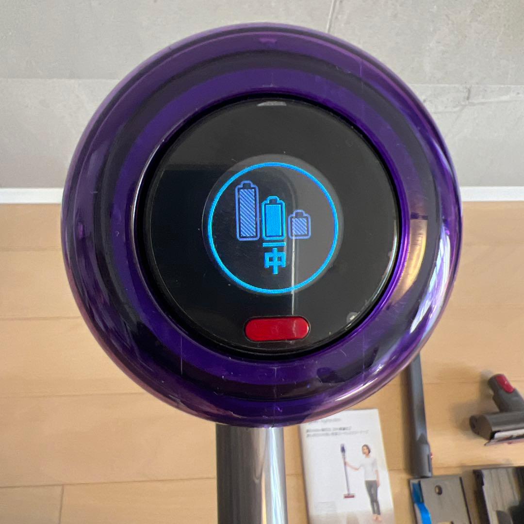 ダイソン Dyson コードレスクリーナー SV18FF 掃除機　充電スタンド付