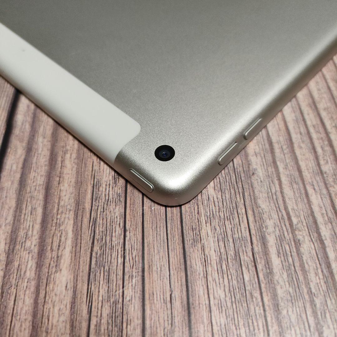 iPad 第8世代 32GB SIMフリー シルバー