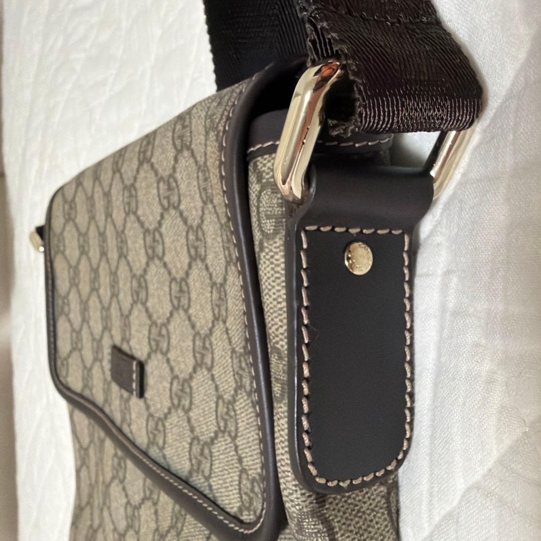 GUCCI ショルダーパック　美品