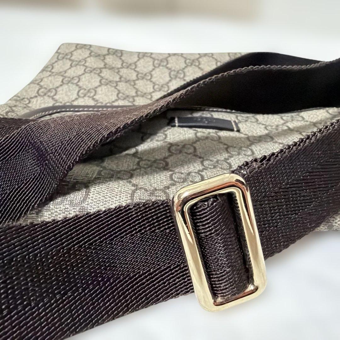 GUCCI ショルダーパック　美品
