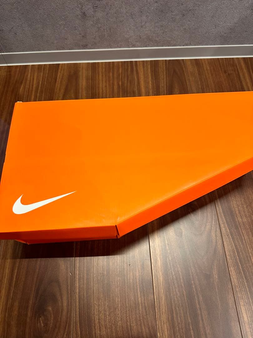 ナイキ　クッション　日本未発売　スウォッシュ