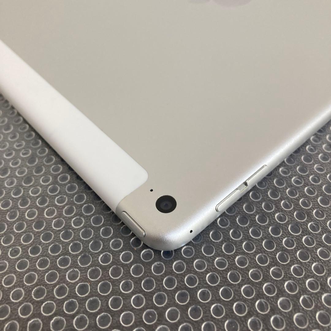 3820【早い者勝ち】美品☆電池最良好☆iPadAir2第2世代32GBドコモ☆