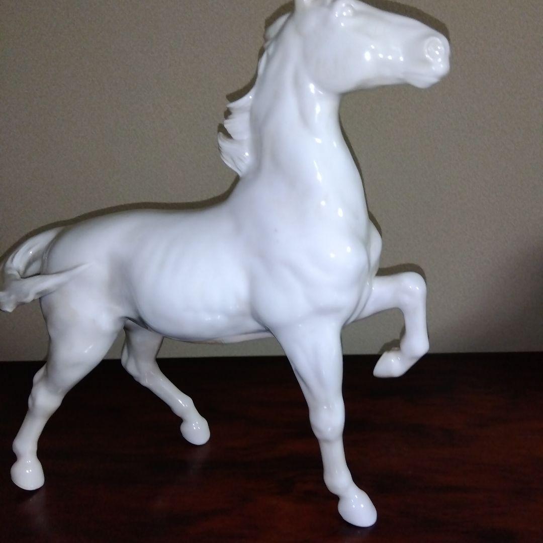 翔る白馬の置物　白磁　鍋島　大五作　桐箱入