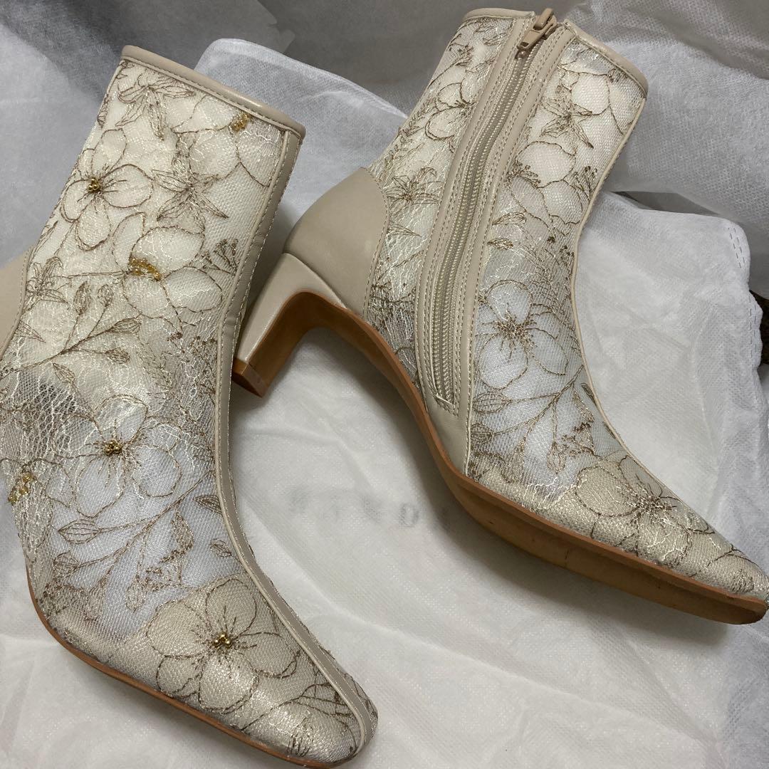 RANDA フラワー刺繍ショートブーツ アイボリー Mサイズ