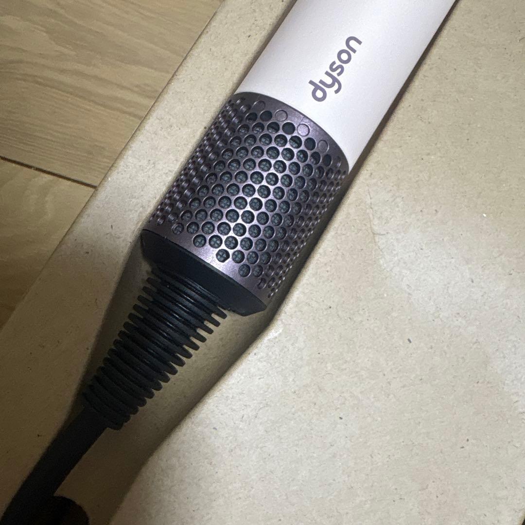 【破格！】ダイソンドライヤー　ピンク