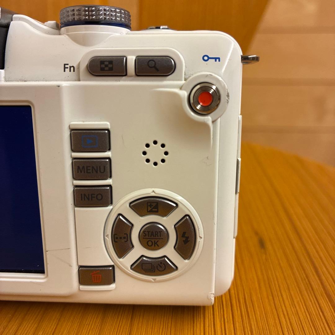 OLYMPUS PEN E-PL1S ホワイト ダブルズームキット　SDカード付