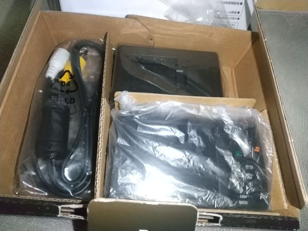 ① 富士フイルム FINEPIX F300 EXR 1台