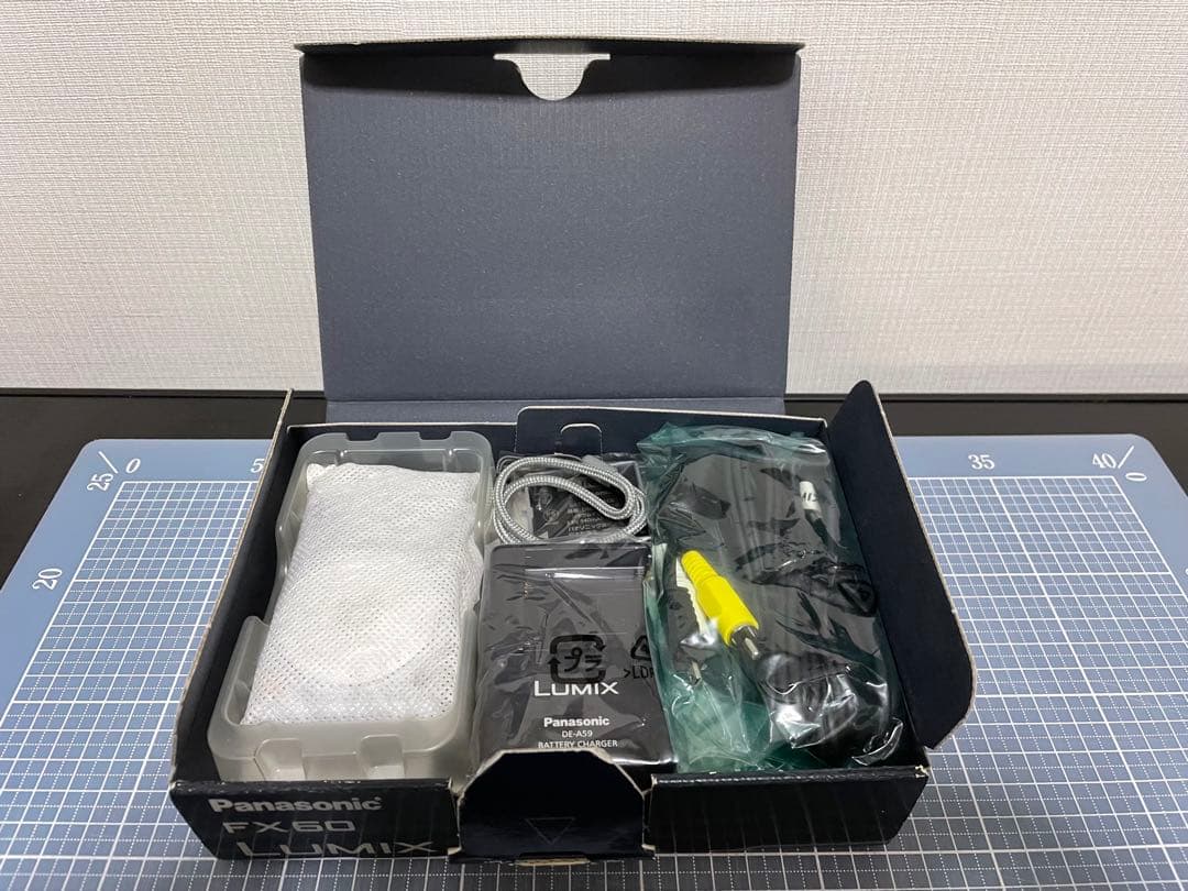 デジタルカメラ Panasonic LUMIX DMC-FX60