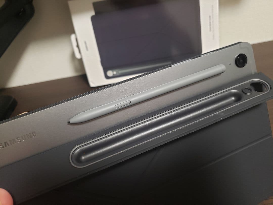 Galaxy Tab S9 FE WiFiモデル 純正カバー付き