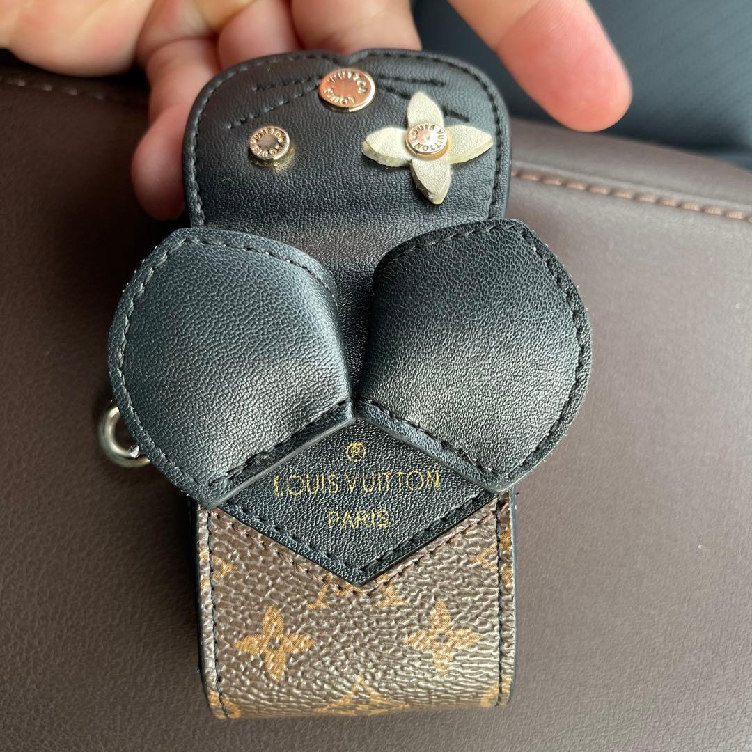 Louis Vuitton イヤホンケース フラワーモチーフ