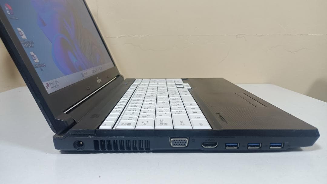 ⭐ノートパソコン⭐FUJITSU 第六世代intel SSD128G メモリ8G