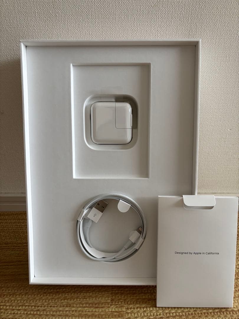 Apple iPad 第7世代　スペースグレイ　本体 箱 付属品未使用　極美品