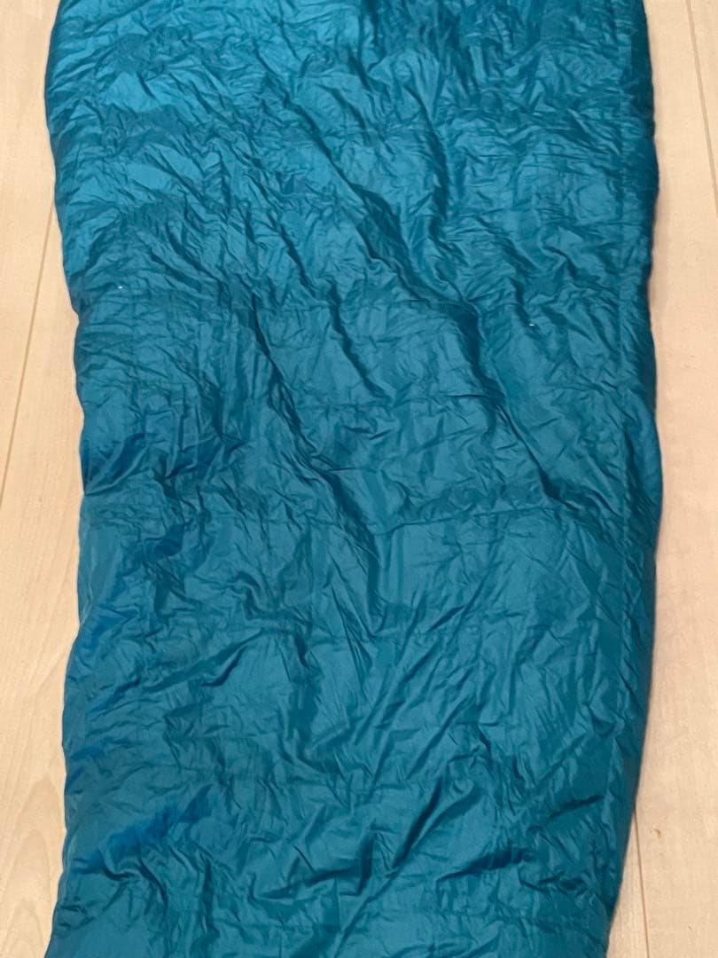 ISUKA 寝袋Down Plus Pokhara　収納具はグラナイトギア