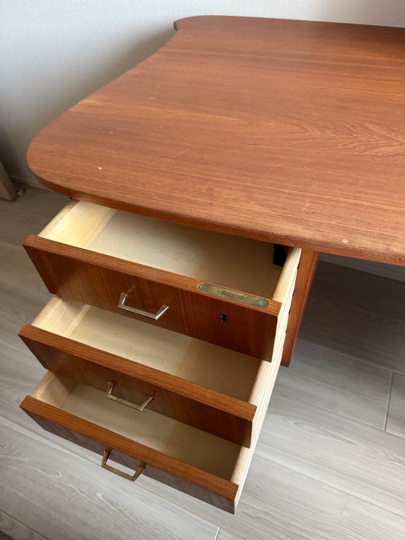 【北欧ヴィンテージ】SLOW HOUSE キドニー型デスク チーク材