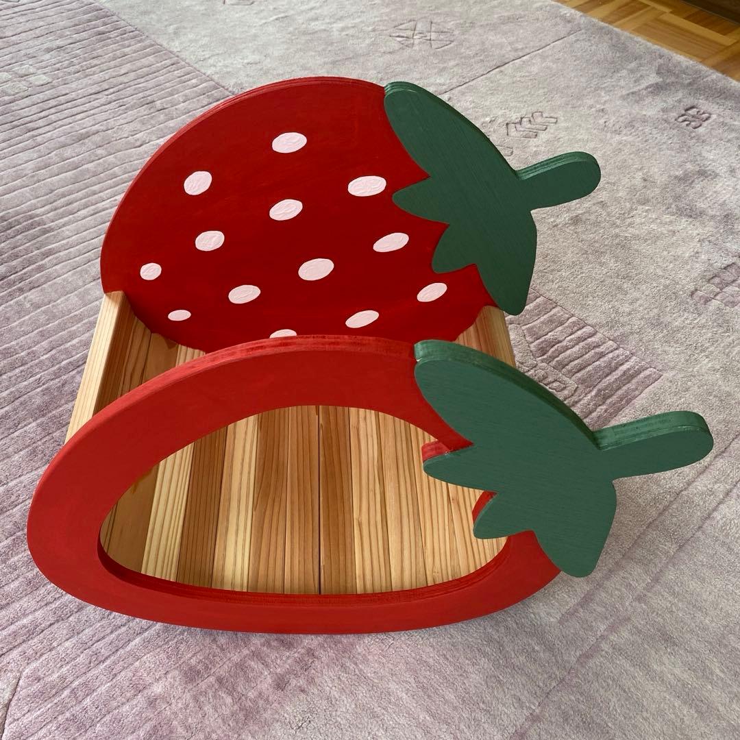 いちごのベッド