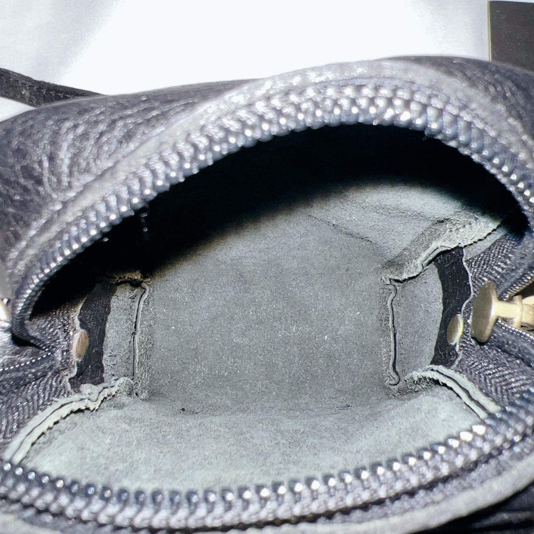 【希少】イルビゾンテ　ミニショルダー ボディバッグ　がま口　斜め掛け　レザー　黒