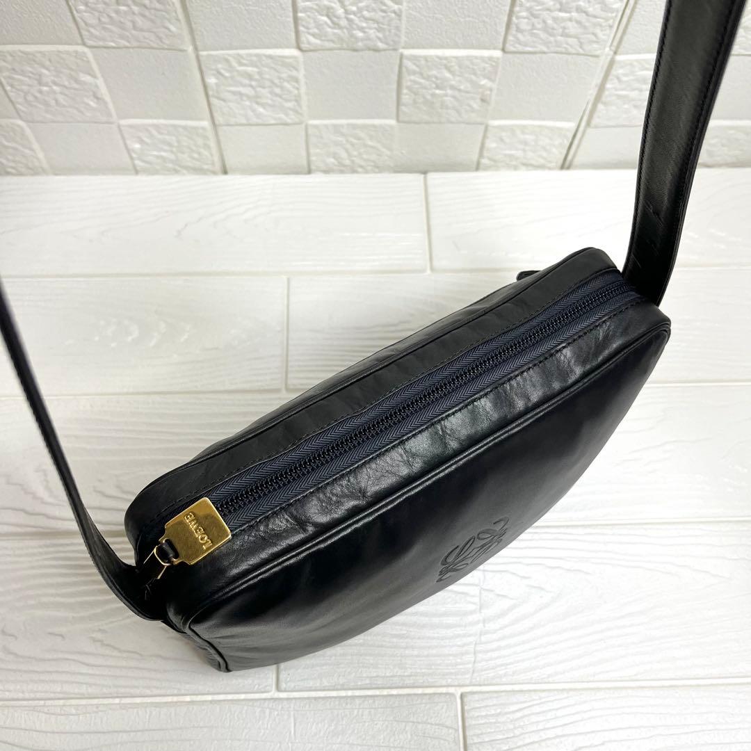 ✨極美品✨☘️LOEWE☘️✨ショルダーバッグ✨アナグラム✨ゴールド金具✨本革✨