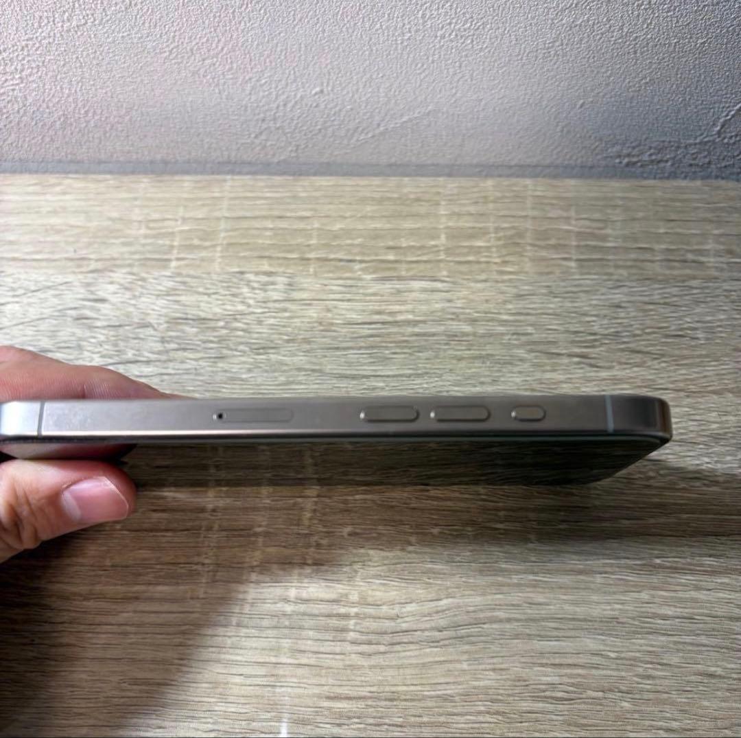 iPhone15 Pro ナチュラルチタニウム　256GB