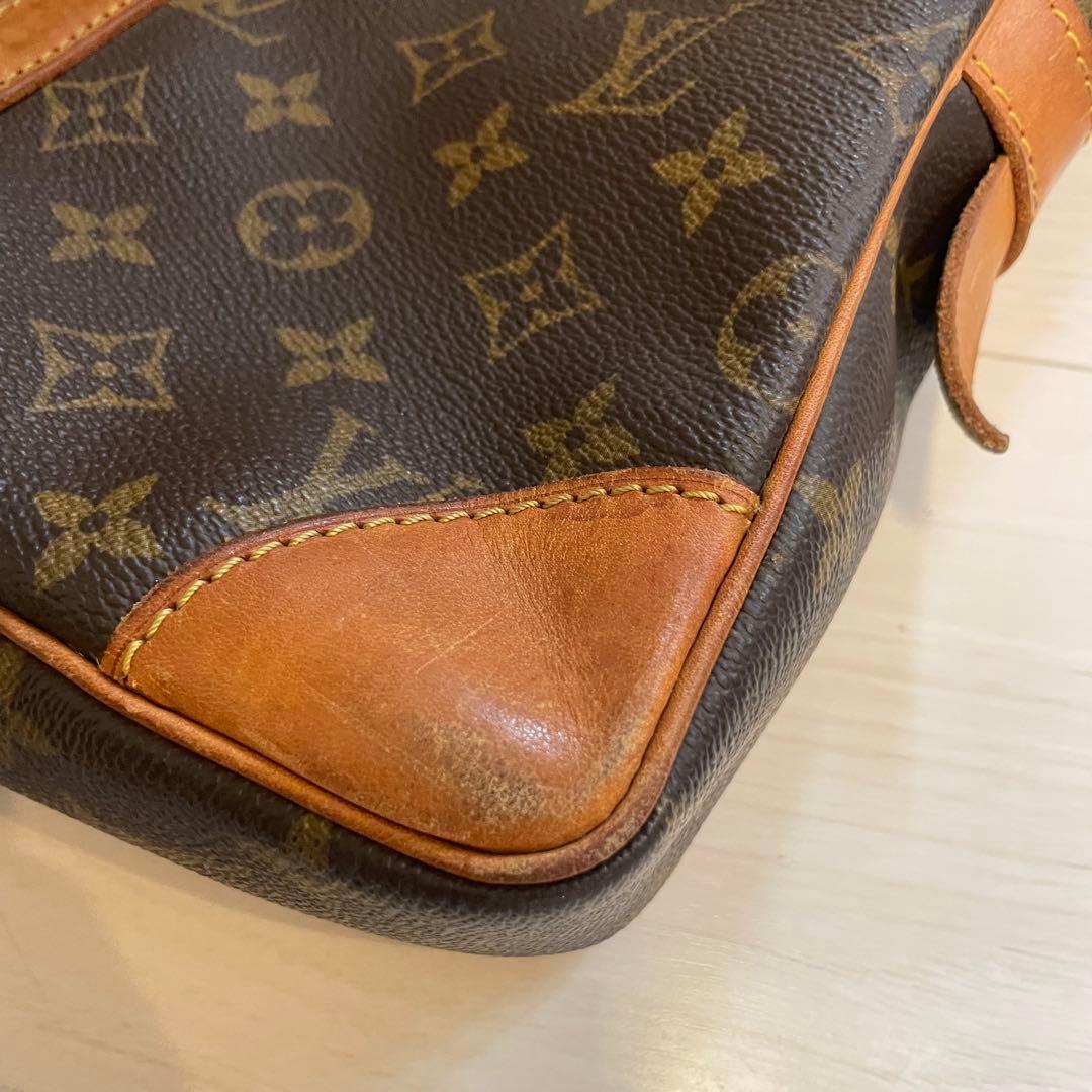 LOUIS VUITTON ポルト ドキュマン ヴォワヤージュ モノグラム