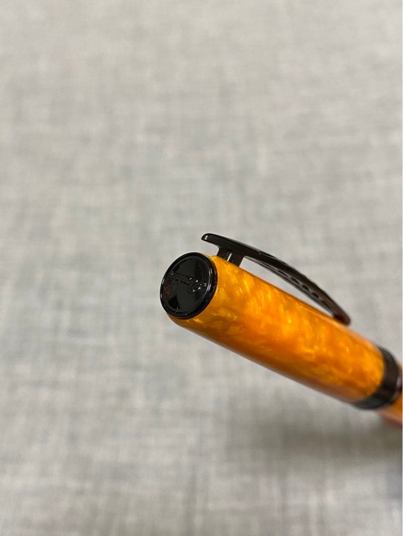 胡桃　ピナイダー ボールペン ラ・グランデ ベレッツァ ロックジャッロ