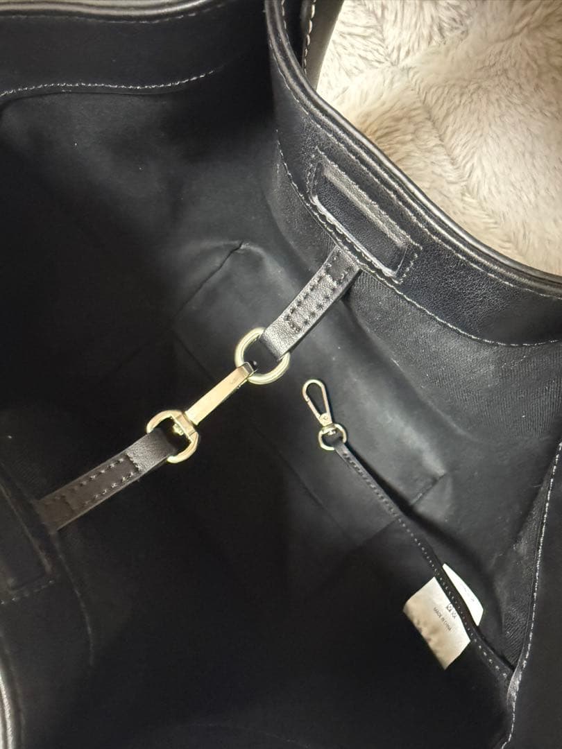 FOLNUA ブラック バッグ　ポーチ付き