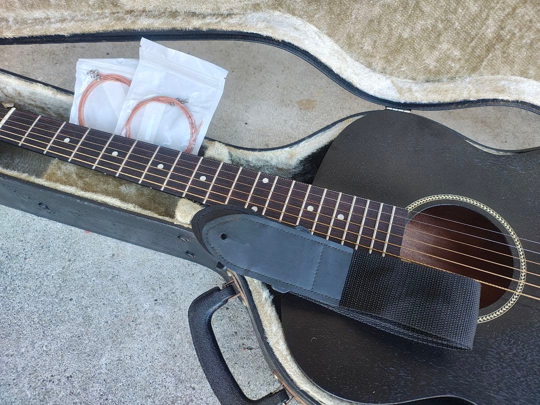 超美品 S.Yairi YF-04 BK マットブラック仕上げ／弦高2.2mm