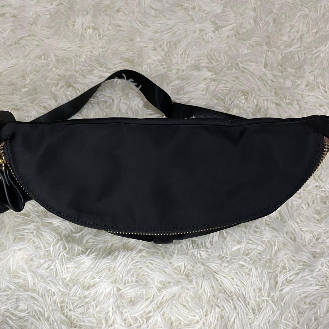 【美品】トッカ RIBBON KNOT ボディバッグ ナイロン 黒