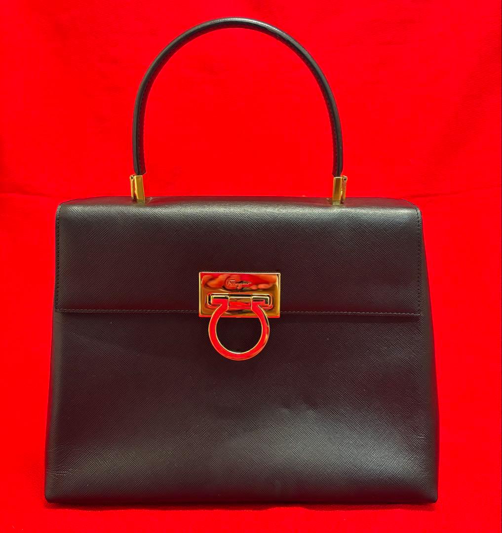正規　ferragamoフェラガモ　ガンチーニ　カバン　バッグ　サフィアーノ　黒