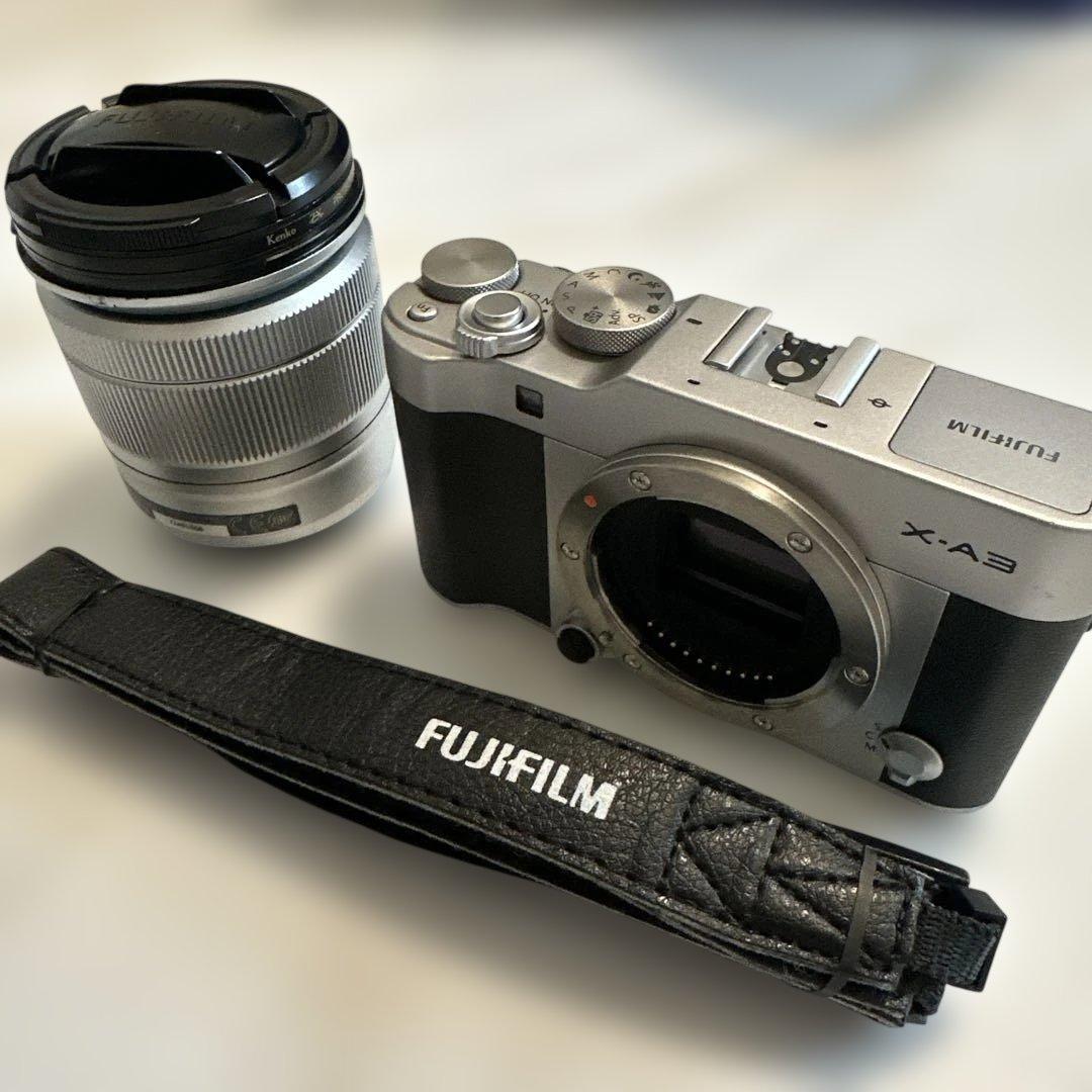 【美品】FUJIFILM X-A3 ミラーレスカメラ シルバー