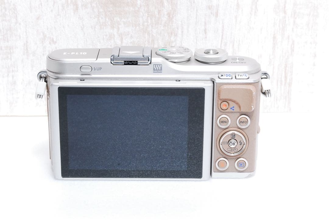 ❤️軽量ボティ❤️純正本体カバー付❤️取説付属❤️ OLYMPUS E-PL10