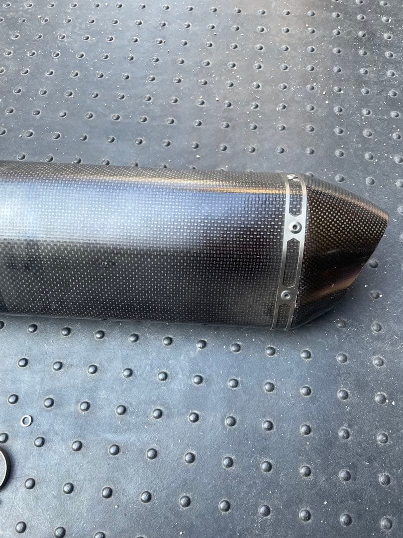 アクラポビッチ スリップオンマフラー