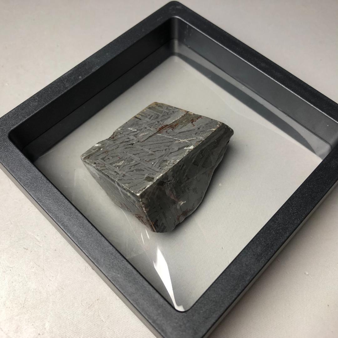 草*真様 隕石 鉄隕石　アルタイ隕石　外皮付き　ナチュラル 重さ約120ｇ　ケー